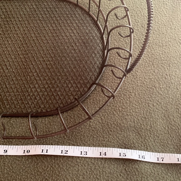 Bronze, distressed wire tray. Approximately 17” x 11 1/2” x 2 1/2” - Picture 3 of 9